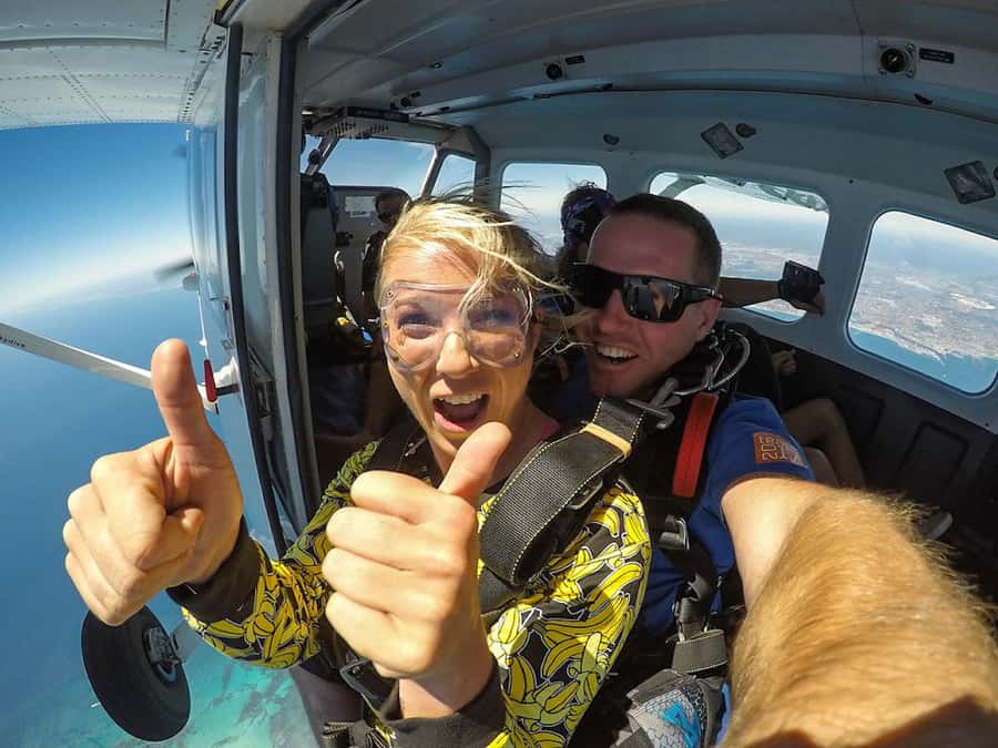 Hillary's Harbour: Rottnest Island Skydive and Ferry Package - Finding the airfield after arrival
