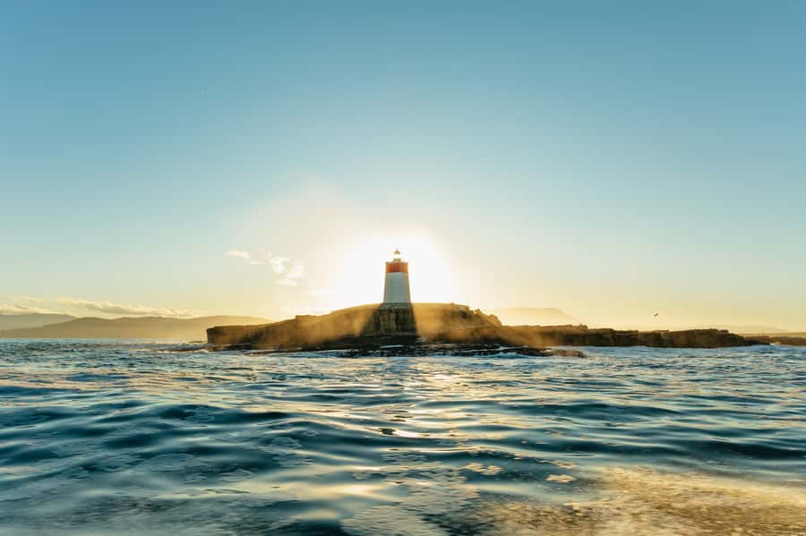 Hobart: 2.5-hour Iron Pot Lighthouse Cruise - Key points at a glance