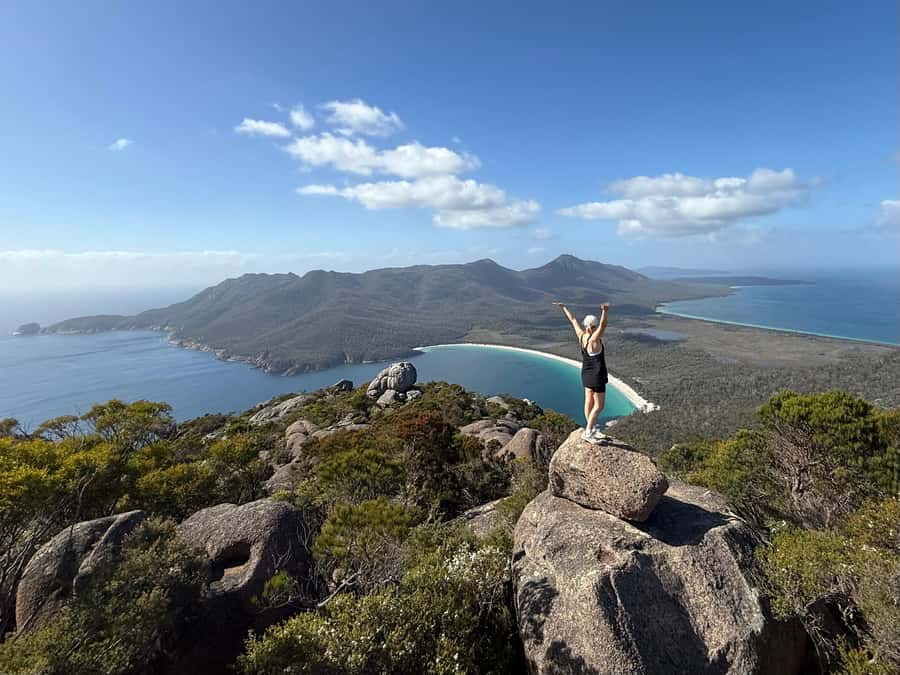 Hobart: 4 Day Wild Tasmania Tour - The Bay of Fires is all about color and open coast