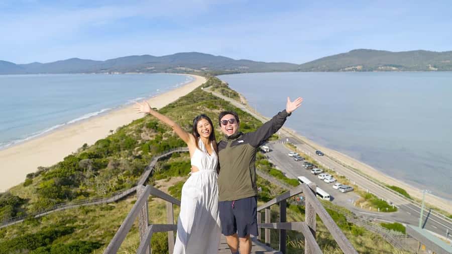 Hobart: Bruny Island Food, Sightseeing & Lighthouse Day Tour - South Bruny National Park and Cape Bruny