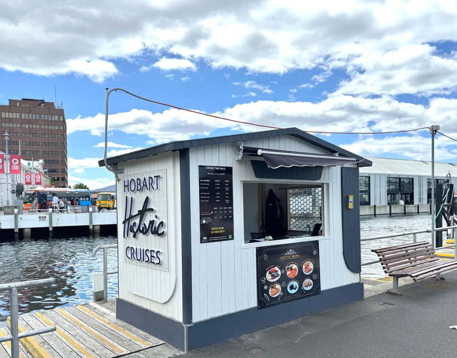 Hobart: Historic Lunch Cruise - Passing Wrest Point Casino