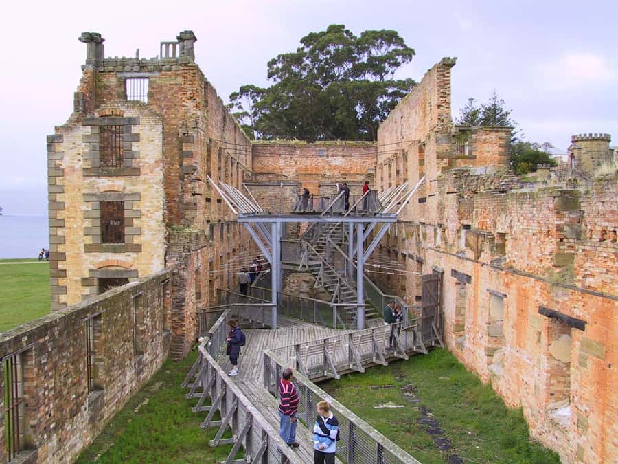 Hobart: Port Arthur & Tasman Park Full-Day Trip with Cruise - Richmond Bridge adds an early glimpse of convict-built Tasmania
