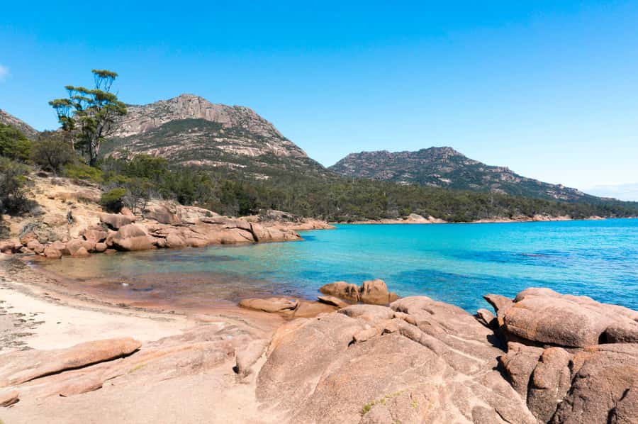 Hobart: Wineglass Bay, Freycinet Park, and Richmond Tour - Cape Tourville and Honeymoon Bay