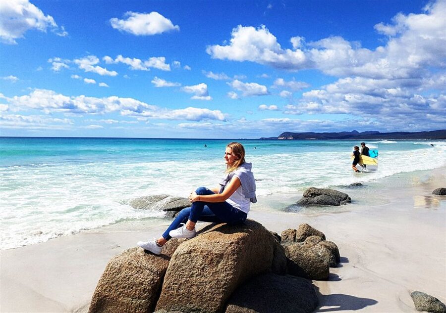 Hobart: Wineglass Bay, Freycinet Park, and Richmond Tour - Devil’s Corner: wine, seafood, and a useful food stop