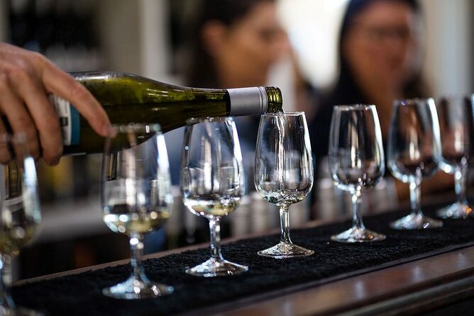 Hop on Hop off Wine tasting tour to Tamborine Mountain - Is the hop-on hop-off label clear?
