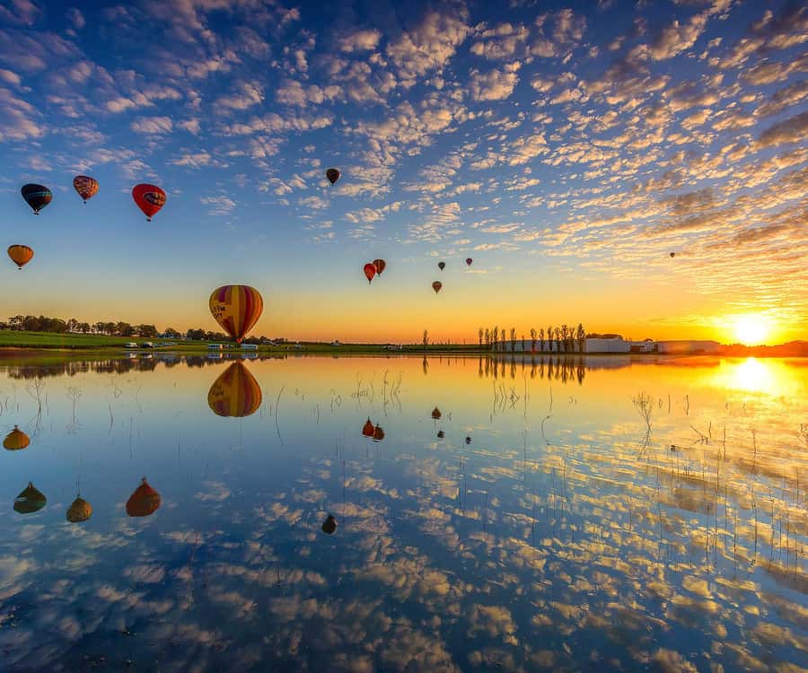 Hunter Valley: Sunrise Balloon Ride with Bubbly Breakfast - Sunrise above the Hunter Valley vineyards