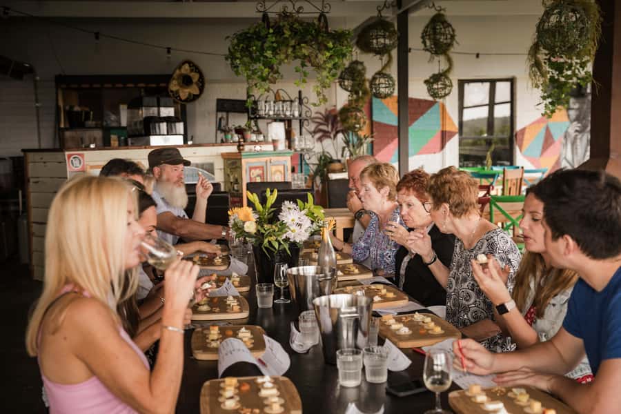 Hunter Valley: Uncork the Hunter Full-Day Wine Tour - Why the guide matters so much