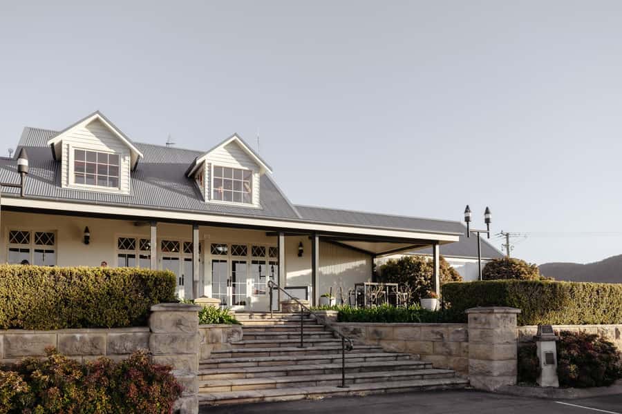 Hunter Valley: Wine Tour with 2-Course Lunch, Choc & Cheese - A two-course lunch at voco Kirkton Park Hotel