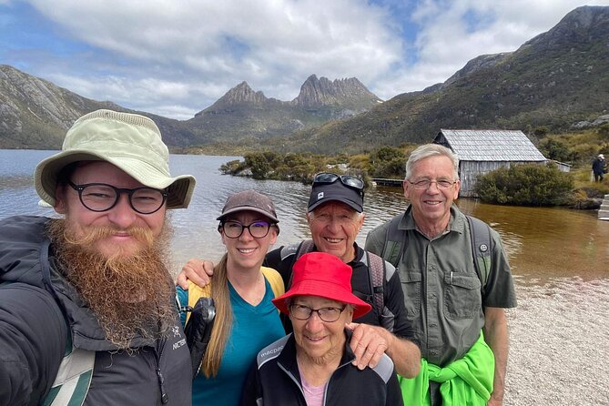 Ile Des Phoques and Maria Island Cruise and Walk Day Tour with Lunch - Who should book this experience?