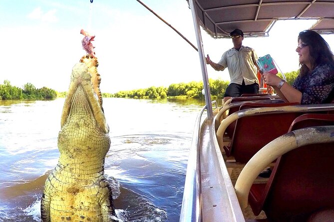 Jumping Crocodile Cruise with lunch - What the small-group format really means