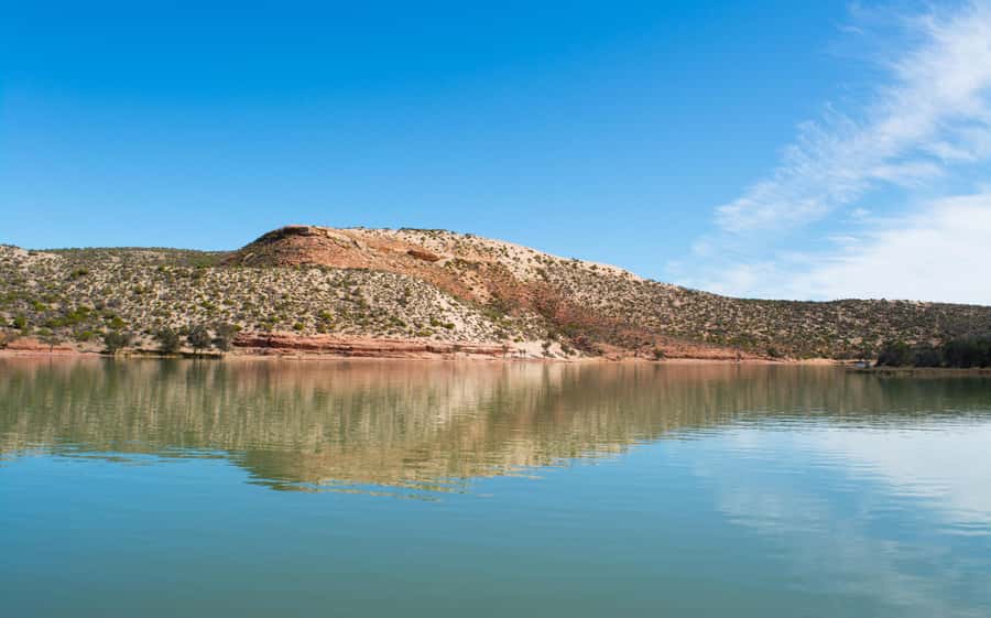 Kalbarri: Murchison River Wilderness Wildlife Cruise - Coloured rock walls and the Rocky Crossing pause