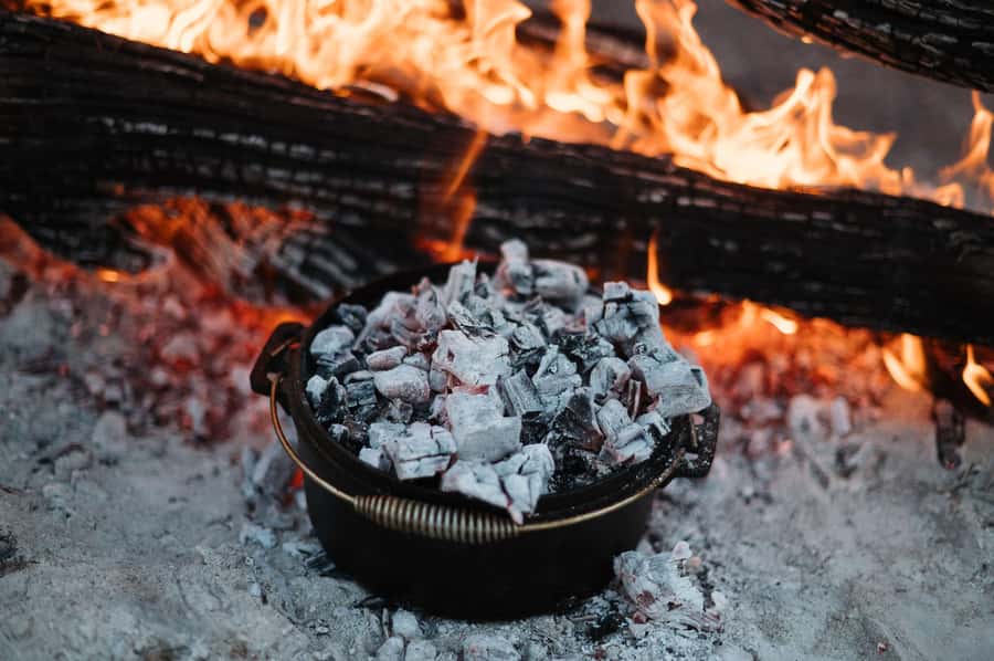Longreach: Smithy's Outback Dinner and Show - The coach pickup keeps the evening simple