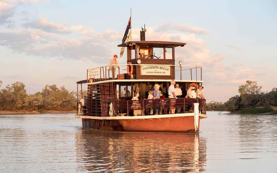 Longreach: Sunset Paddlewheeler Cruise, Show and Dinner - A calm start aboard the Thomson Belle
