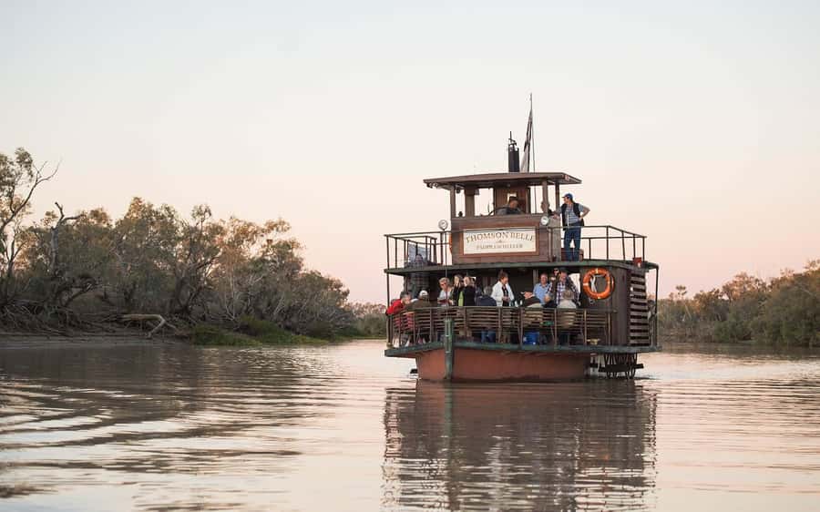 Longreach: Sunset Paddlewheeler Cruise, Show and Dinner - Campfire dinner with real outback flavour