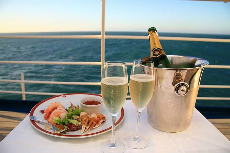 Lunch Cruise with Live Jazz on Sydney Harbour - A jazz lunch with Sydney Harbour as the backdrop