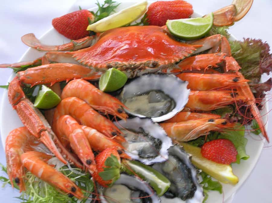Lunch Cruise with Live Jazz on Sydney Harbour - What arrives on the lunch table