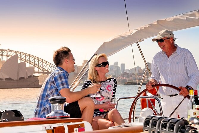 Luxury Sailing Cruise on Sydney Harbour with Lunch - Sailing past marinas and Sydney’s eastern suburbs