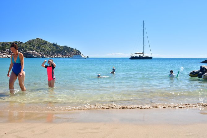 Magnetic Island: Lunchtime Sailing Cruise - Two hours anchored in a quiet bay