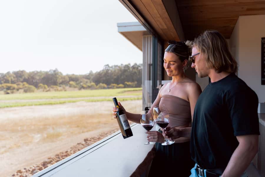 Margaret River: Boutique Wine Tour w. Blind Tasting + Lunch - The final winery and cheeseboard