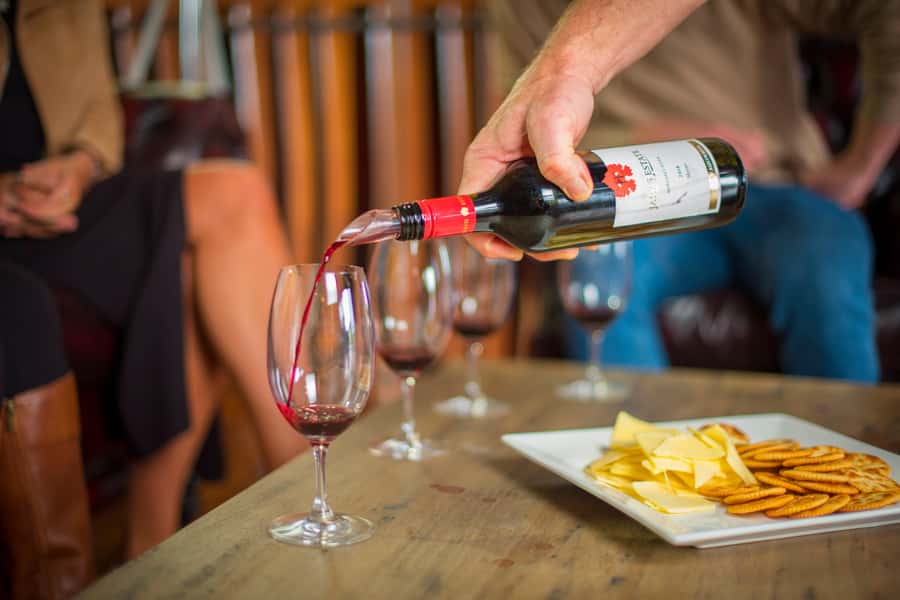 Margaret River: Winery Tour with Lunch and Brewery Visit - A full Margaret River day without the driving
