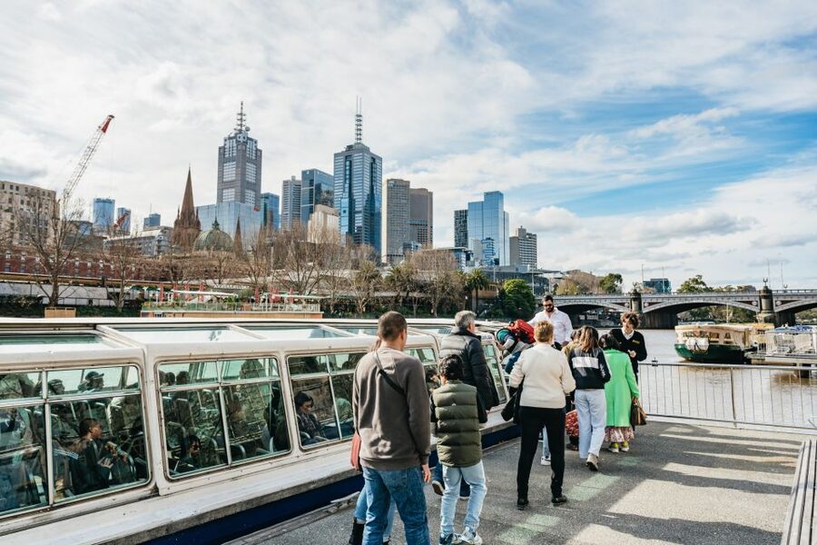Melbourne: 1-Hour Gardens and Sporting Precinct River Cruise - Gardens along the Yarra