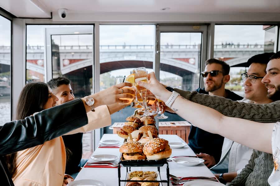 Melbourne: 2-Hour Bottomless Brunch Cruise - A brunch that floats through Melbourne