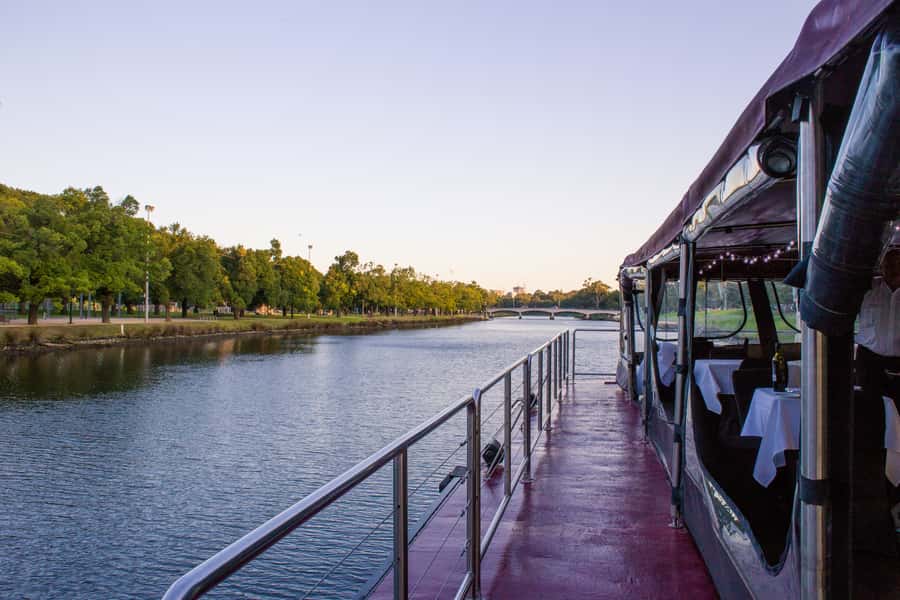 Melbourne: 4-Course Dinner Cruise with Drinks - Service is the strongest part of the evening