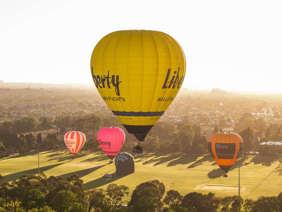 Melbourne: Balloon Flight at Sunrise - Helping prepare the balloon before sunrise