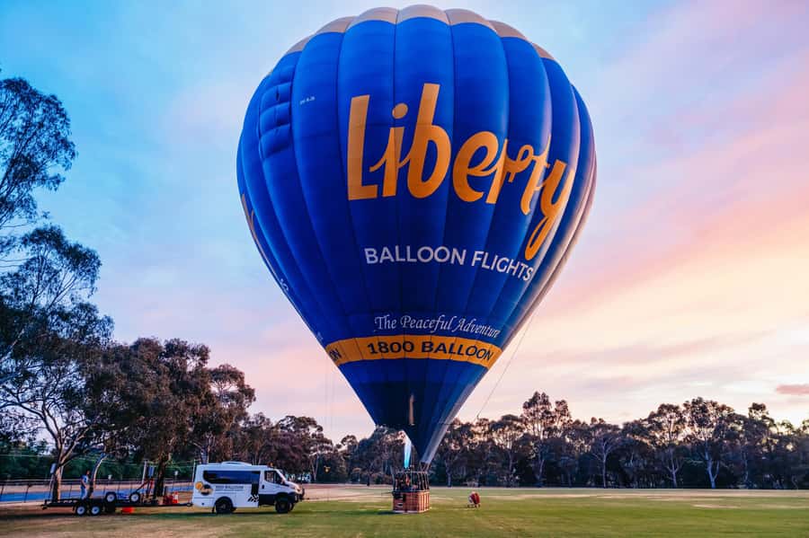 Melbourne: Balloon Flight at Sunrise - The 4:00 am start at The Hotel Windsor