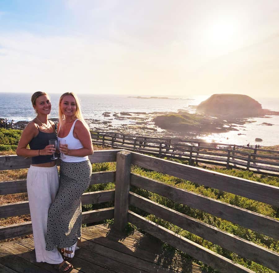Melbourne: Boutique Phillip Island Wine, Dine & Penguin Tour - The Little Penguins at Summerland Beach