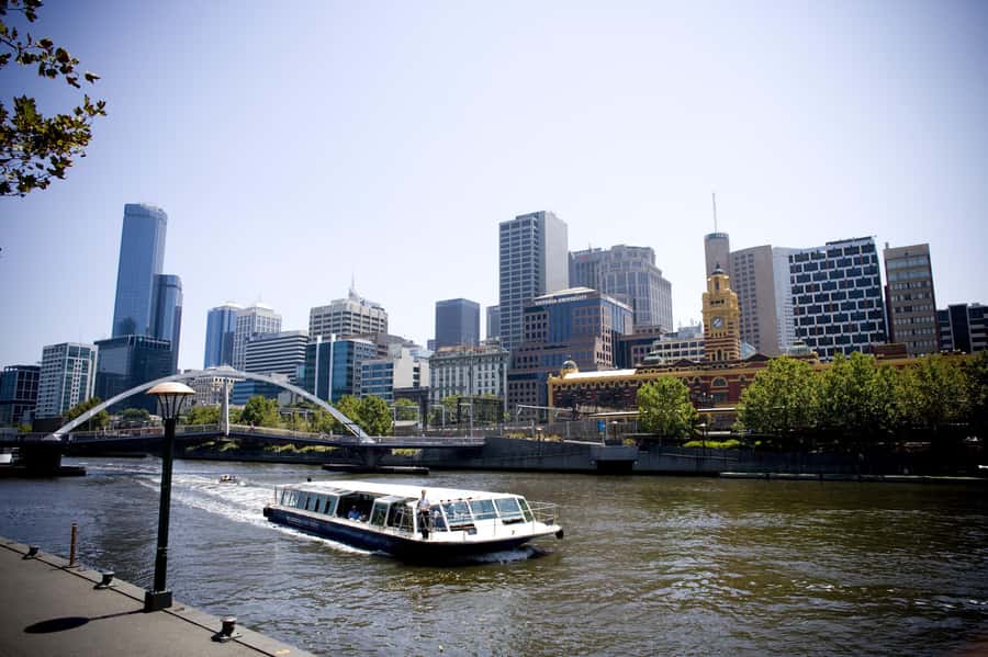 Melbourne City Cruise with Tea, Coffee, and Commentary - Choosing between gardens and ports on the Yarra