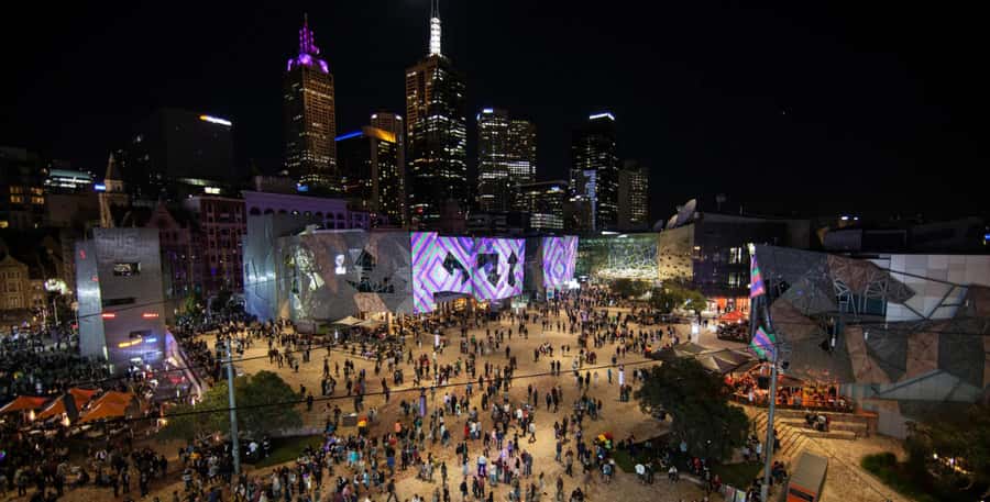 Melbourne City Surrounding Sightseeing Tour - The Shrine of Remembrance and skyline views