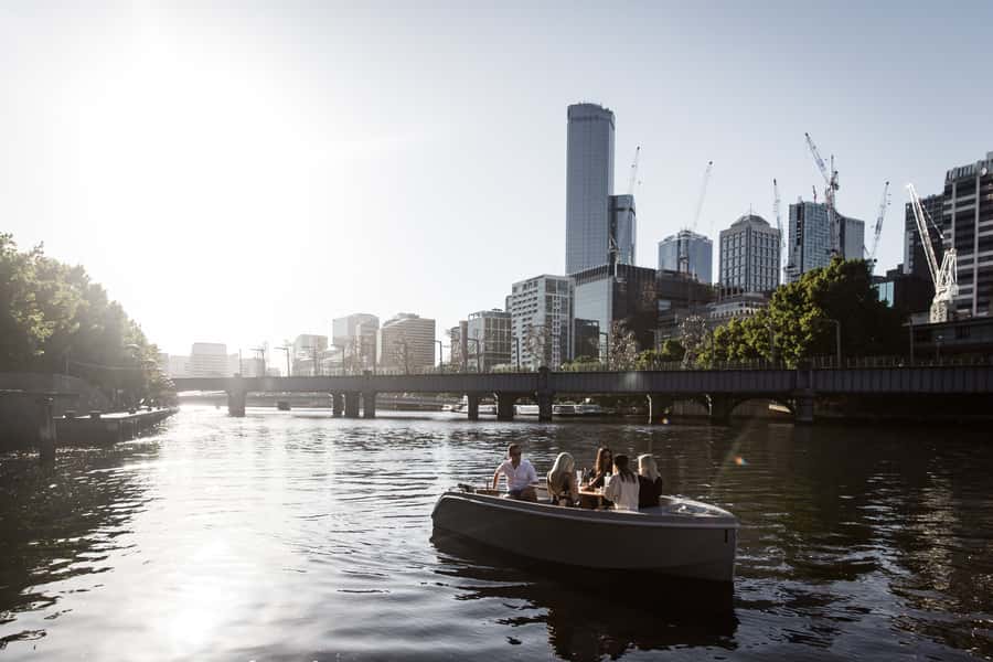 Melbourne: Electric Picnic Boat Rental on the Yarra River - What the electric picnic boat is like