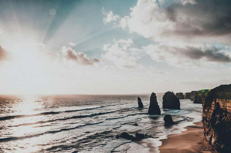 Melbourne: Great Ocean Road Adventure with Iconic Stops - The Memorial Arch and the story of the road