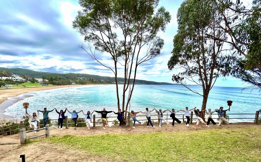 Melbourne Great Ocean Road Benz SmallGroup&LuxCoach BigGroup - Who will enjoy this day most