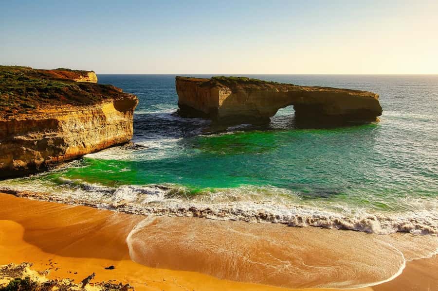 Melbourne: Great Ocean Road Max Highlights & London Bridge - Lorne and the first real ocean views