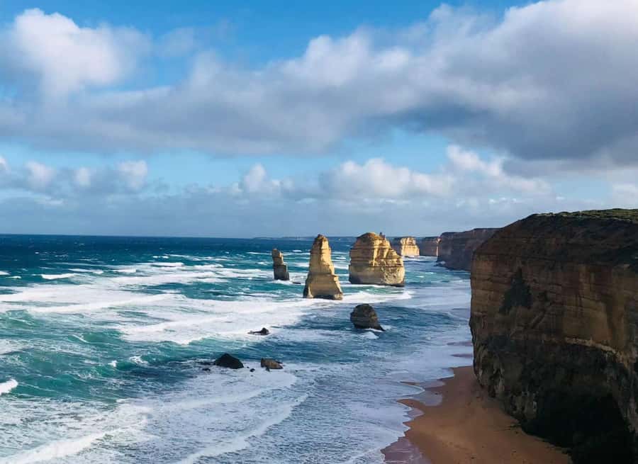 Melbourne: Great Ocean Road Max Highlights & London Bridge - The Twelve Apostles: the main event