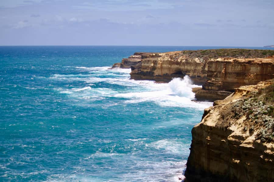 Melbourne: Great Ocean Road to 12 Apostles via the Coastline - What the coach setup means for your day