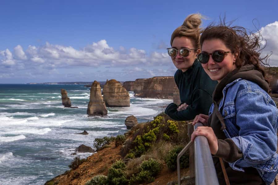 Melbourne: Great Ocean Road & Wildlife Tour for Backpackers - Loch Ard Gorge and the Shipwreck Coast