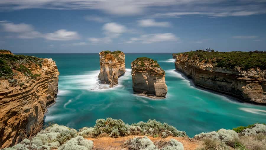 Melbourne: Great Ocean Road & Wildlife Tour for Backpackers - The Twelve Apostles and the first big coastal views
