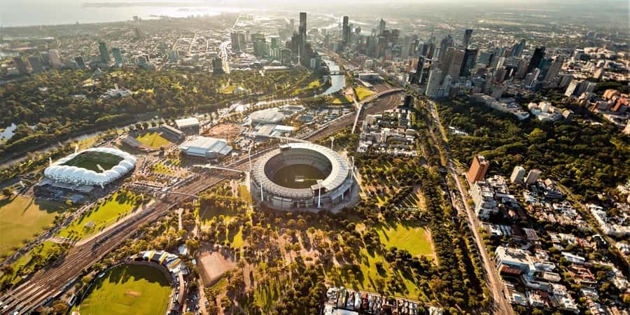 Melbourne: MCG & Sports Venue Sightseeing Tour - Starting at Federation Square with a tennis ball