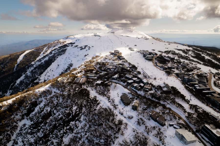 Melbourne: Mt Buller Snow Tour-Save on Hire & True 5 Hrs Fun - Weather, snow conditions, and the August question