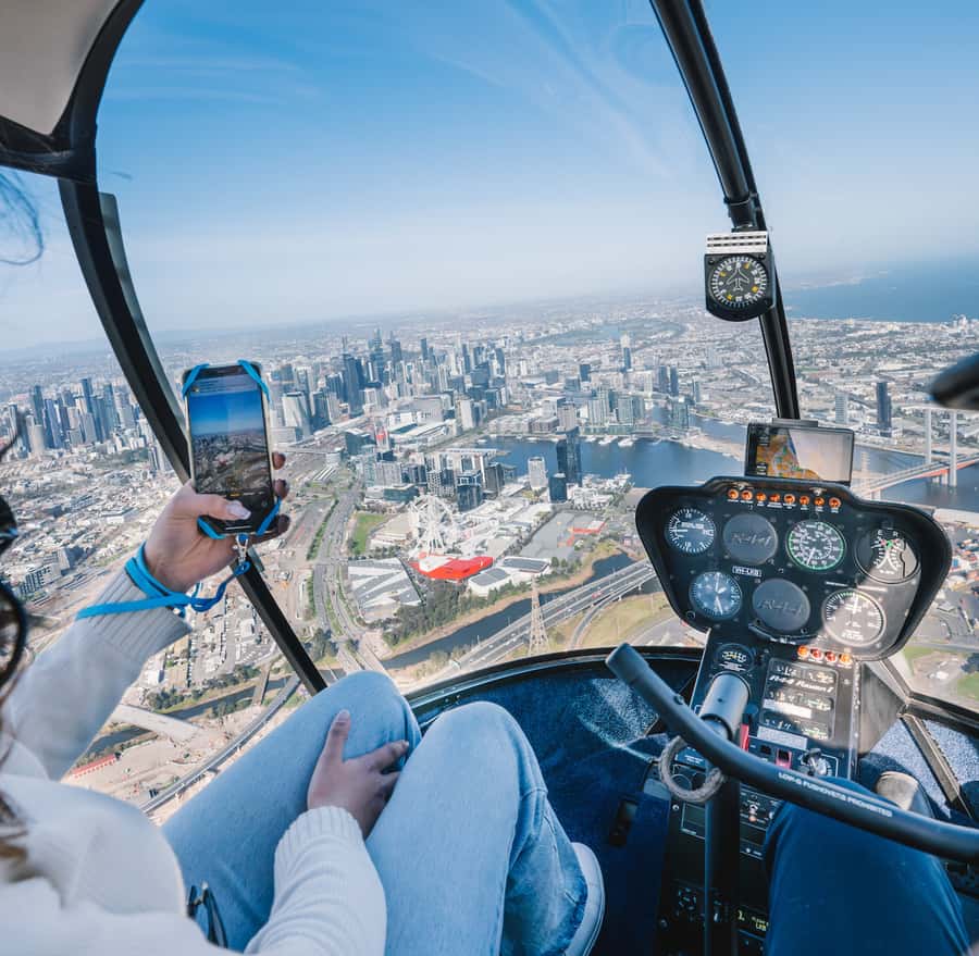 Melbourne: Private City Skyline and Bay Helicopter Ride - Albert Park Lake and the Melbourne Grand Prix Setting