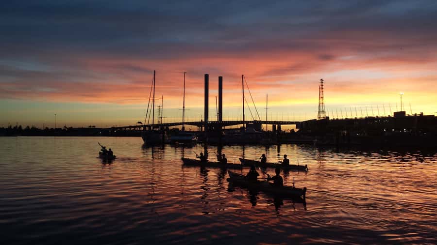 Melbourne: Sunset Kayak Tour with Dinner - Key points to know before booking