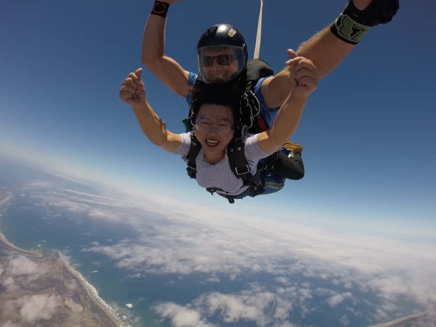 Melbourne: Tandem Skydive over Great Ocean Road + Transfer - Photos, video, and the outside camera option