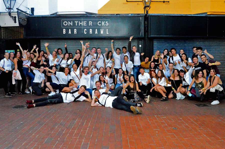 Melbourne: Weekly Bar Crawl: 5 Free shots, Club Entry - Cancellation and booking flexibility