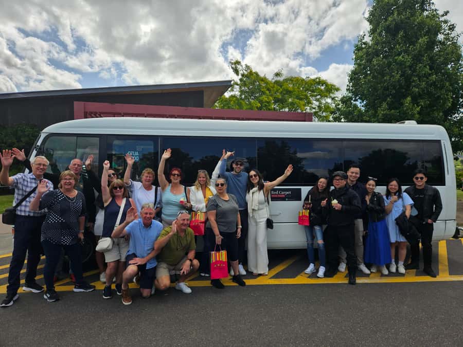Melbourne: Yarra Valley Wine, Gin, Whisky and Chocolate Tour - Yarrawood and Balgownie: the final choice
