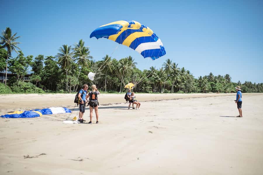 Mission Beach Tandem Skydive Experience - Who will enjoy this most