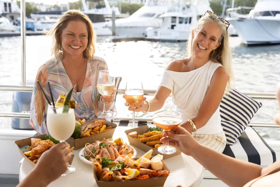 Mooloolaba: Seafood Lunch Cruise - A seafood lunch with a local view