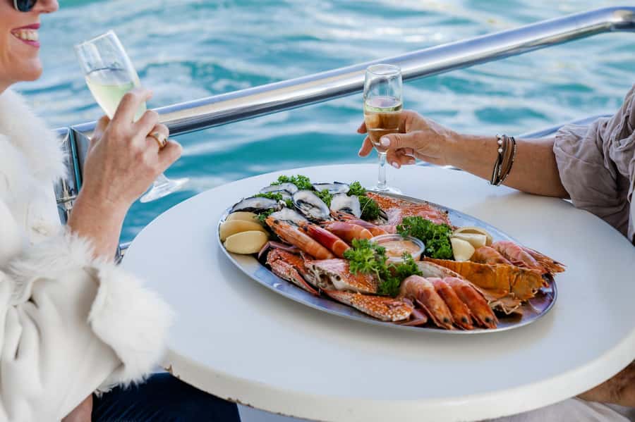 Mooloolaba: Seafood Lunch Cruise - The crew makes the difference